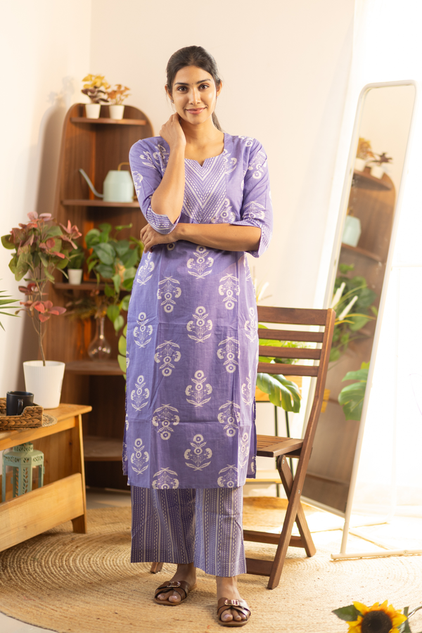 Lavender Feeding Straight Cut Set + Printed Chunni