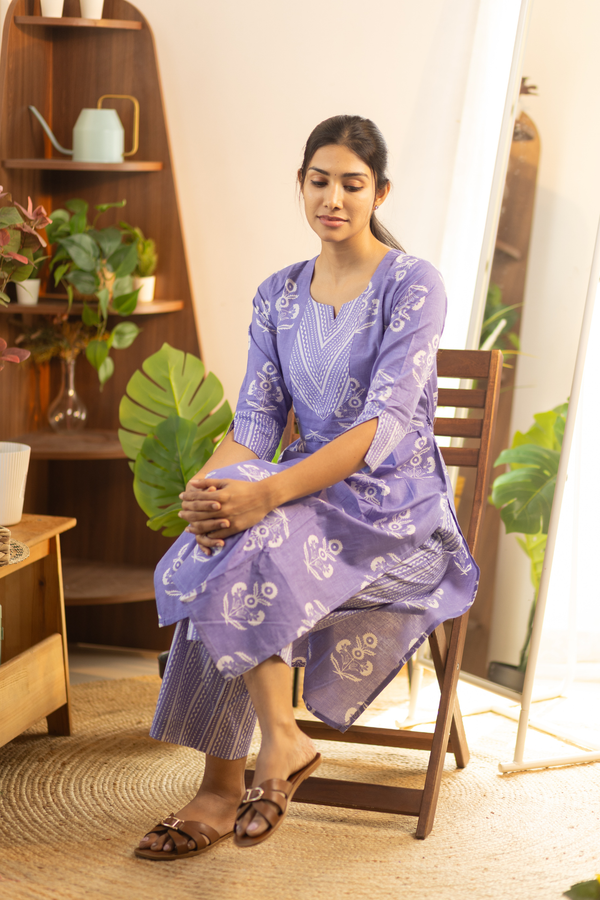 Lavender Feeding Straight Cut Set + Printed Chunni