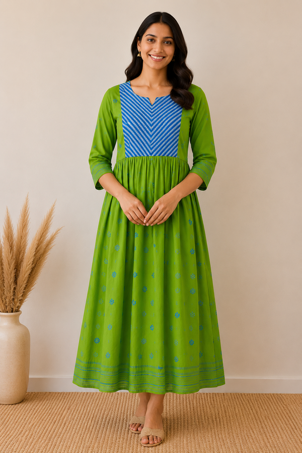 Parrot Green Blue Lines Feeding Maxi