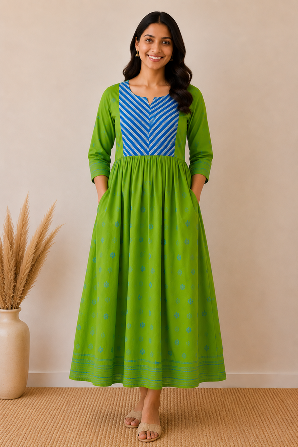 Parrot Green Blue Lines Feeding Maxi