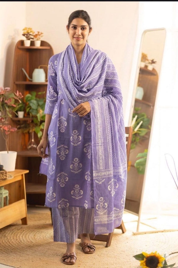 Lavender Feeding Straight Cut Set + Printed Chunni