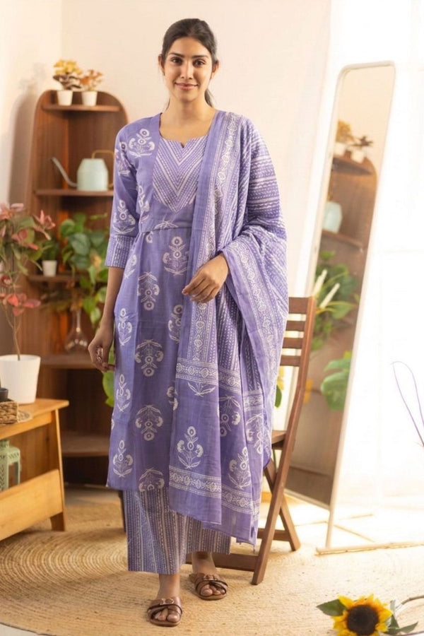 Lavender Feeding Straight Cut Set + Printed Chunni